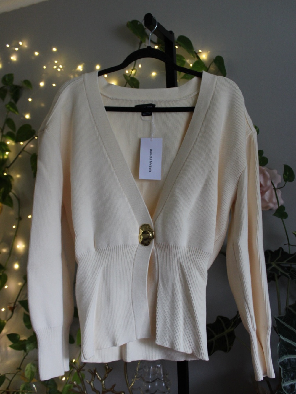 Urban Revivo Ivory Ribbed Knit V-Neck Cardigan Gold Button Size L US 8 NWT